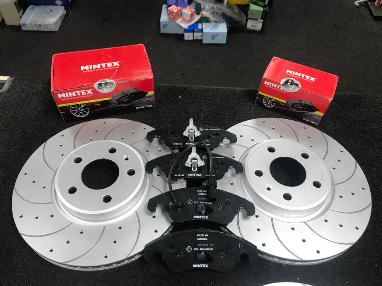 AUDI A6 2.0TFSi TDi C7 4G 2011-2015 BRAKE DISC DRILLED GROOVED FRONT REAR PADS