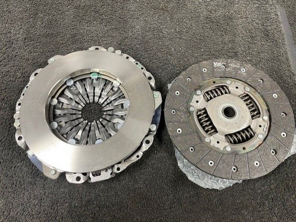 2PCE  CLUTCH KIT DUCATO 110 130 150  MOTORHOME 2.3TD MULTIJET 5801407375