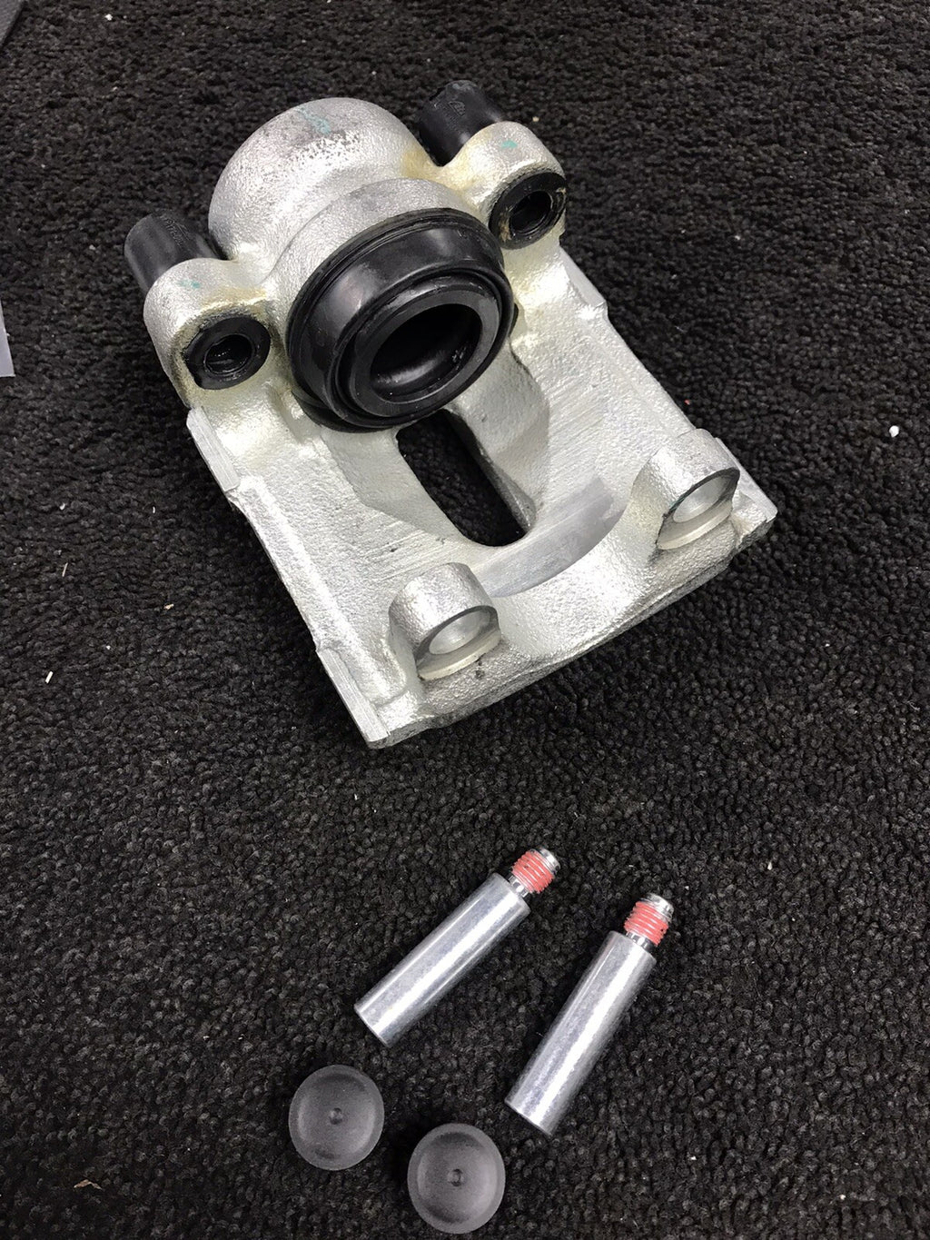 REAR RIGHT BRAKE CALIPER ORIGINAL GENUINE BMW BMW 1SER E81 E87 E82 E88 2004-2013