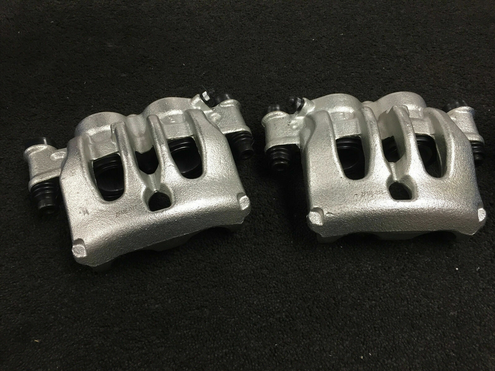 2 FRONT BRAKECALIPER LHRH PAIR + SLIDERS FORV220 V250 2.1CDi BlueTECW247 BREMBO 