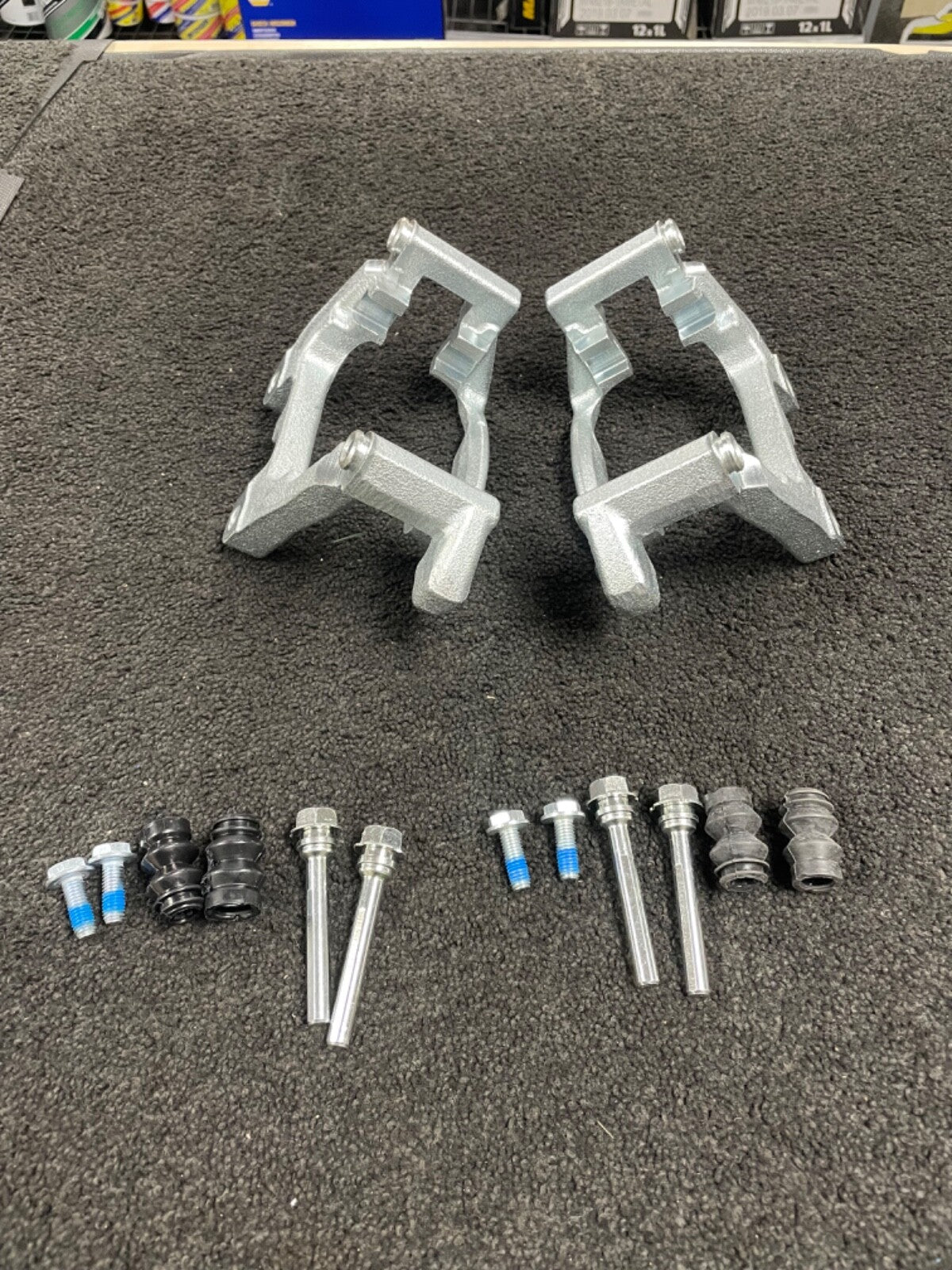 AUDI TT MK2 8J REAR VENTED BRAKE DISC CALIPER BRACKETS FOR 310 X22MM