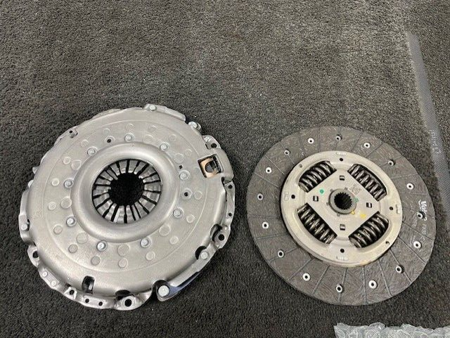 2PCE  CLUTCH KIT DUCATO 110 130 150  MOTORHOME 2.3TD MULTIJET 5801407375