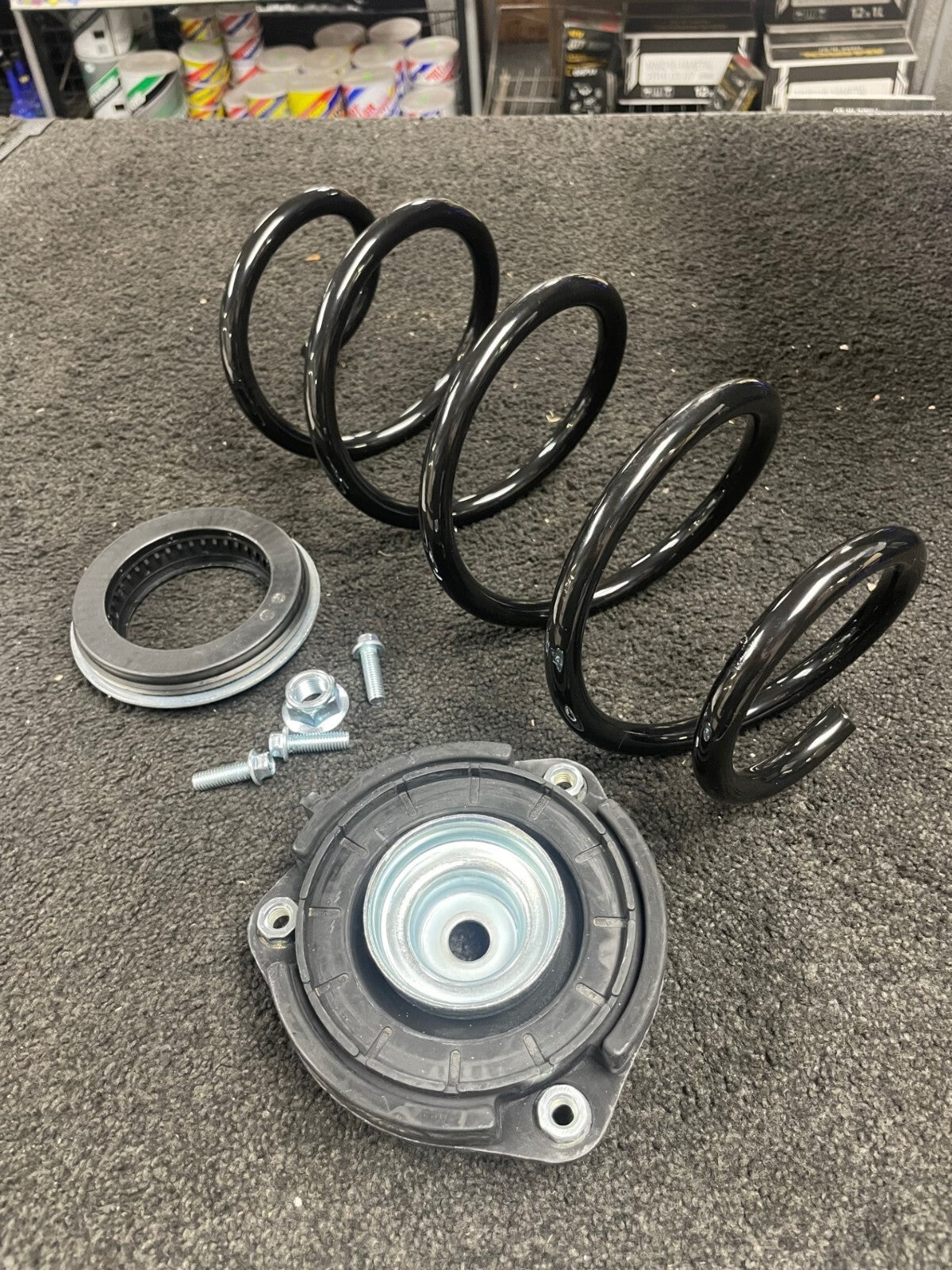 FOR VW TOURAN 1.9 TDI 03-11 FRONT SUSPENSION COIL SPRING STRUT MOUNT PAIR KIT