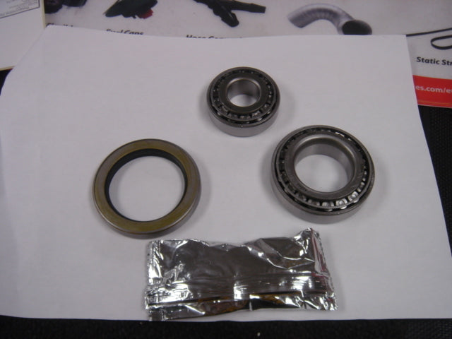 FOR TOYOTA GRANVIA 3.0TD 2WD  FRONT WHEEL BEARING KIT 9036834001