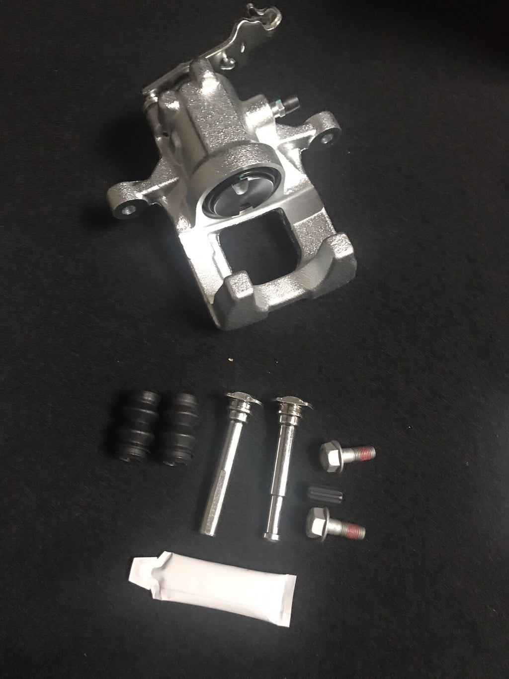 LH NS REAR BRAKE CALIPER SLIDER PIN SKODA OCTAVIA 2.0TDi VRS CR BOSCH SYSTEM