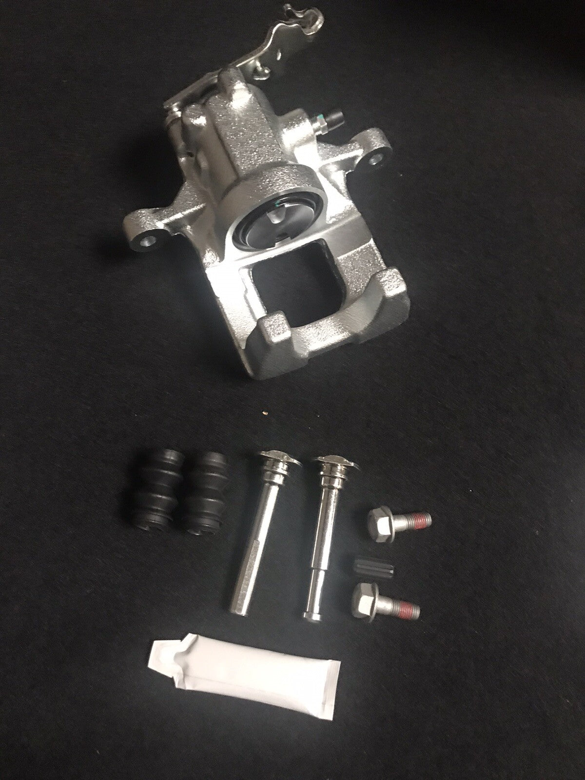 LH NS REAR BRAKE CALIPER SLIDER PIN SKODA OCTAVIA 2.0TDi VRS CR BOSCH SYSTEM