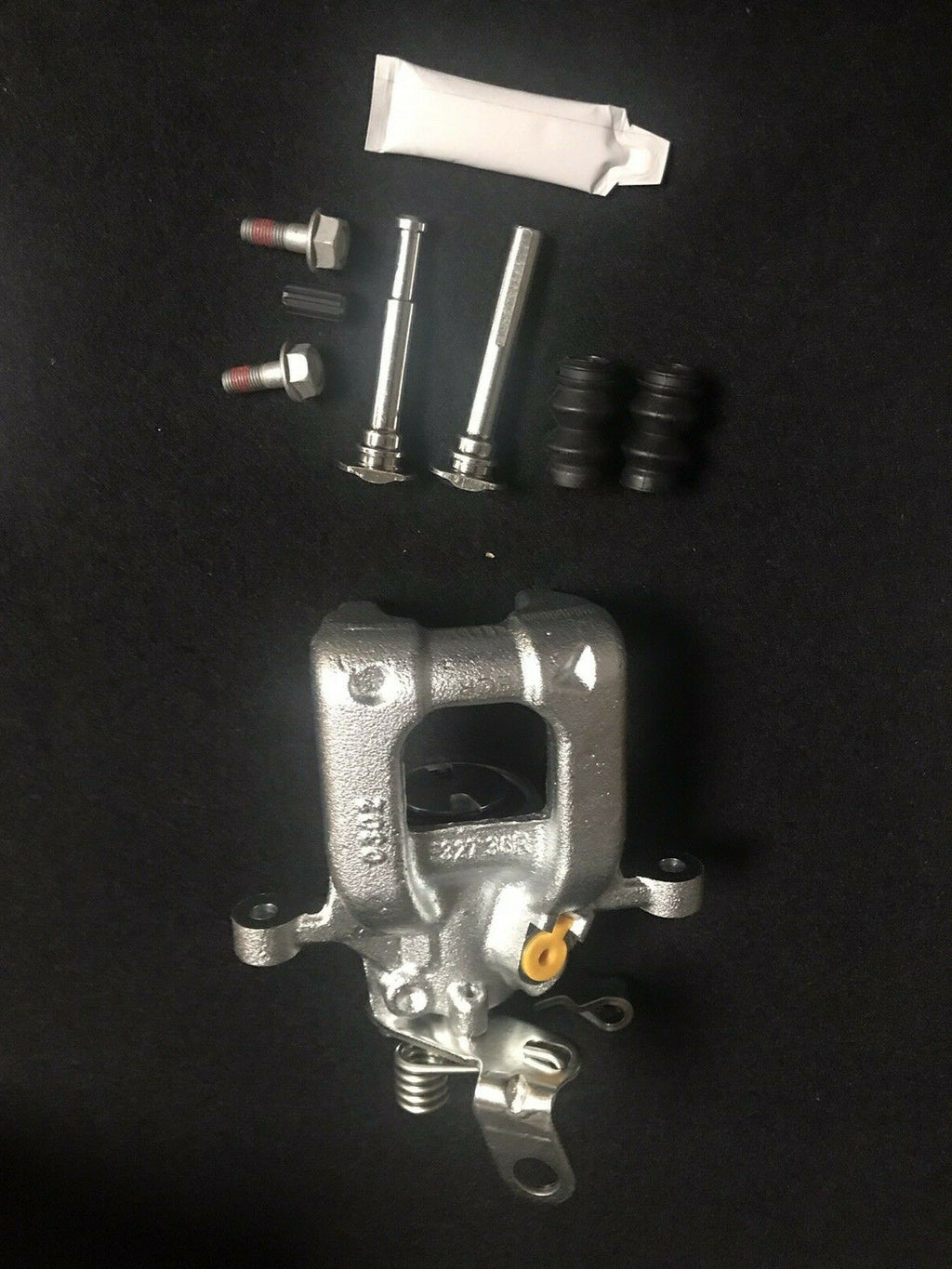 REAR BRAKE CALIPER RH SIDE A3 LEON OCTAVIA SUPERB EOS YETI BEETLE 272MM BOSCH