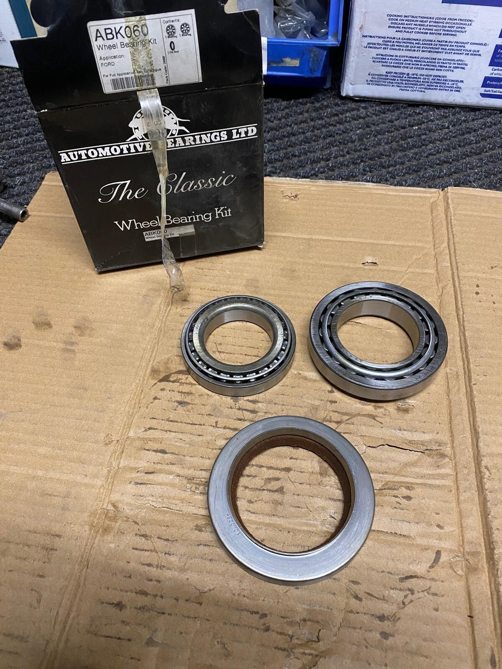 REAR WHEEL BEARING KIT FITS MK1 TRANSIT 125-190, 130-190  TWIN WHEELER