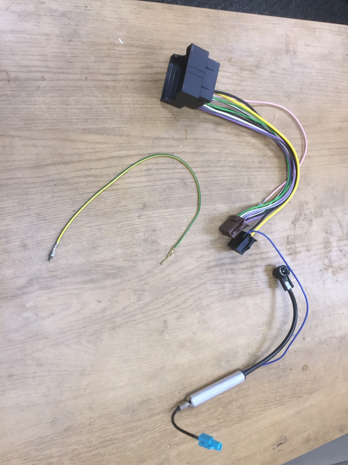 CT20VW03 ISO CABLE HARNESS VW GOLF 5/ PASSAT/TOUAREG 02 ONWORDS