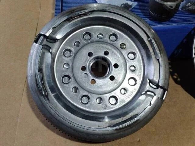 SEAT LEON ALTEA 2.0 BKD DUAL MASS FLYWHEEL CLUTCH KIT  CYLINDER 6 SPEED MANUAL
