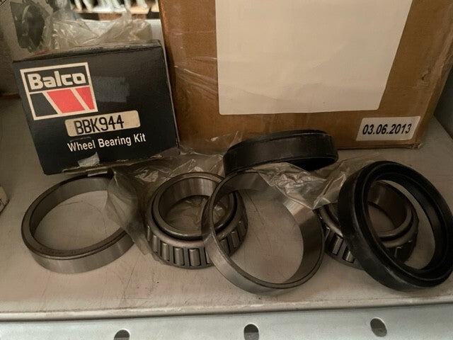 FOR COLT LANCERC11 C12 C3 C14 CORDIA GALANT E31  FRONT WHEEL BEARING KIT BBK944