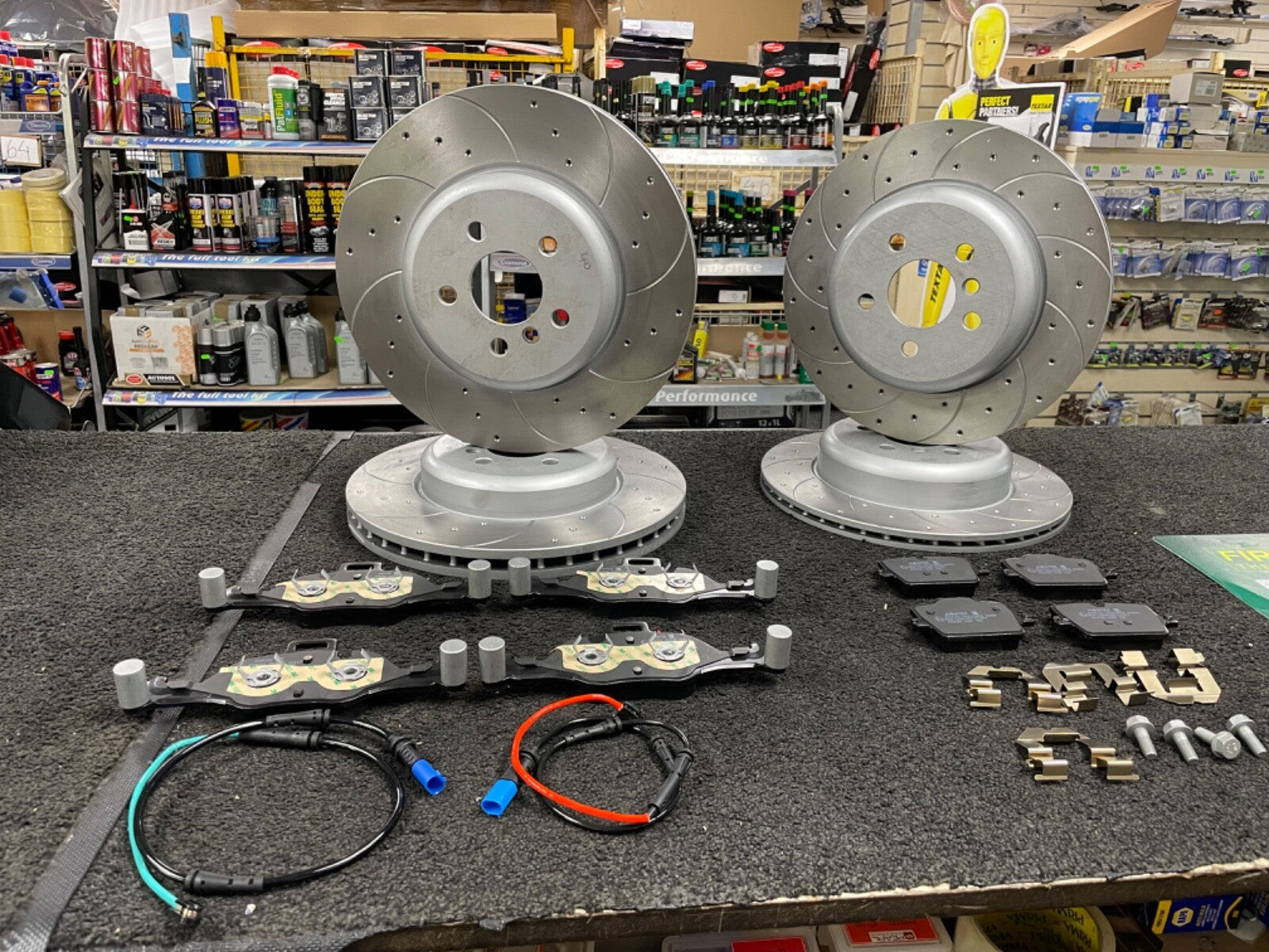 3 SERIES 330E M SPORT MK7 G20 M FRONT REAR DRILLED GROOVED BRAKE DISCS  PADS