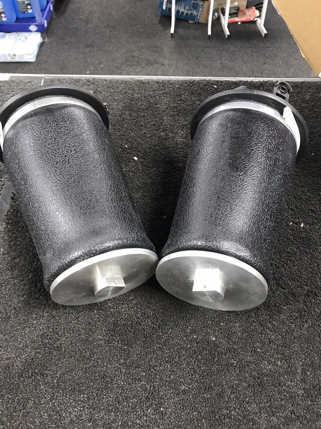 REAR AIR SUSPENSION AIR BAG SPRINGS FOR RANGE ROVER P38 RKB101460 RKB101460E