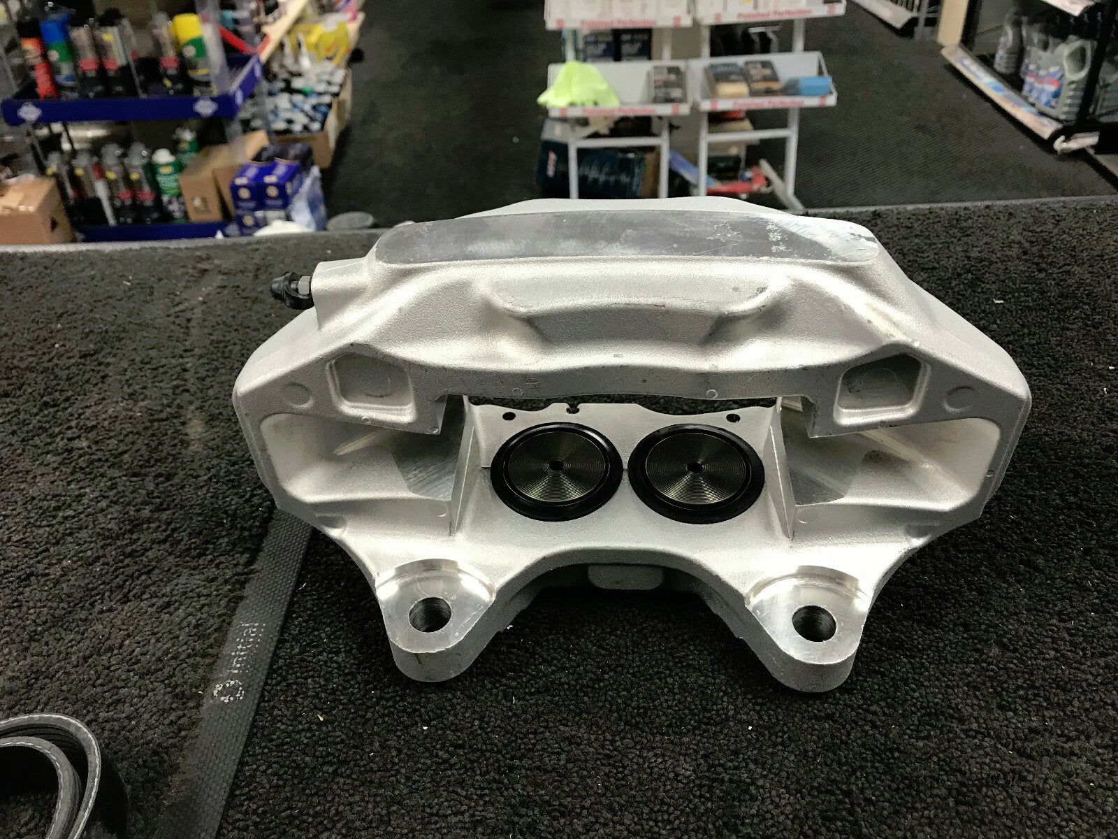 VW TOUAREG ALTITUDE V6 3.0TDi FRONT BRAKE CALIPER NS LH SIDE 4 PISTON