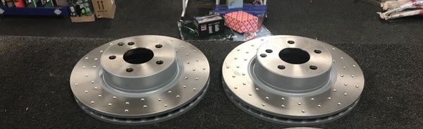 FOR MERCEDES CLS500 C219  BRAKE DISC CROSS DRILLED BRAKE PADS FRONT