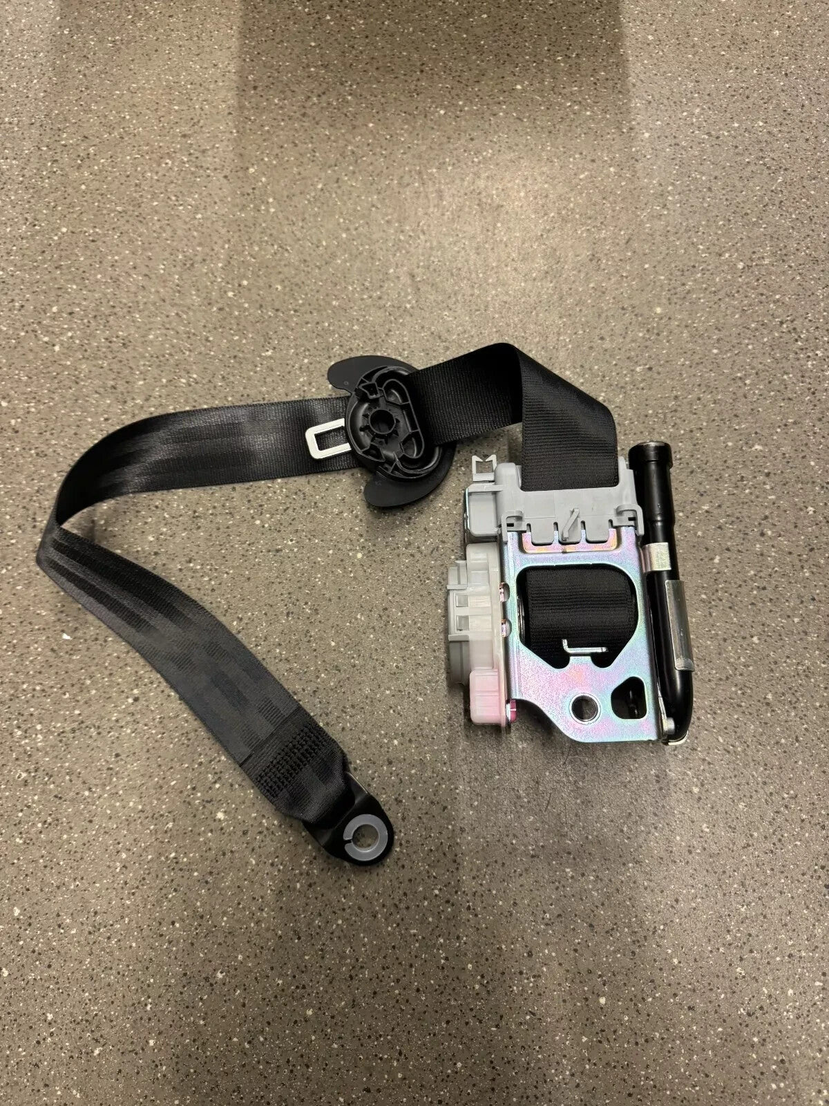 AUDI Q7 2016on OS RH DRIVER SEAT BELT 4M0857706B V04 GENUINE BRAND NEW