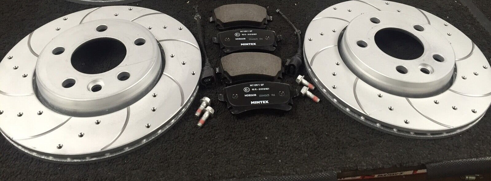 VW TRANSPORTER T5 2.0BiTDi 180 DRILLED GROOVED BRAKE DISC MINTEX PAD 294