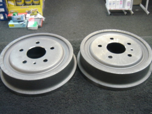 VECTRA ZAFIRA  2 X NEW REAR BRAKE DRUMS 230MM
