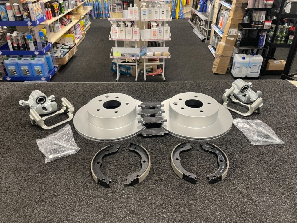 FOR X-TRAIL T30/T31 2 REAR BRAKE CALIPERS +CARRIERS REAR BRAKE DISCS SHOES PADS