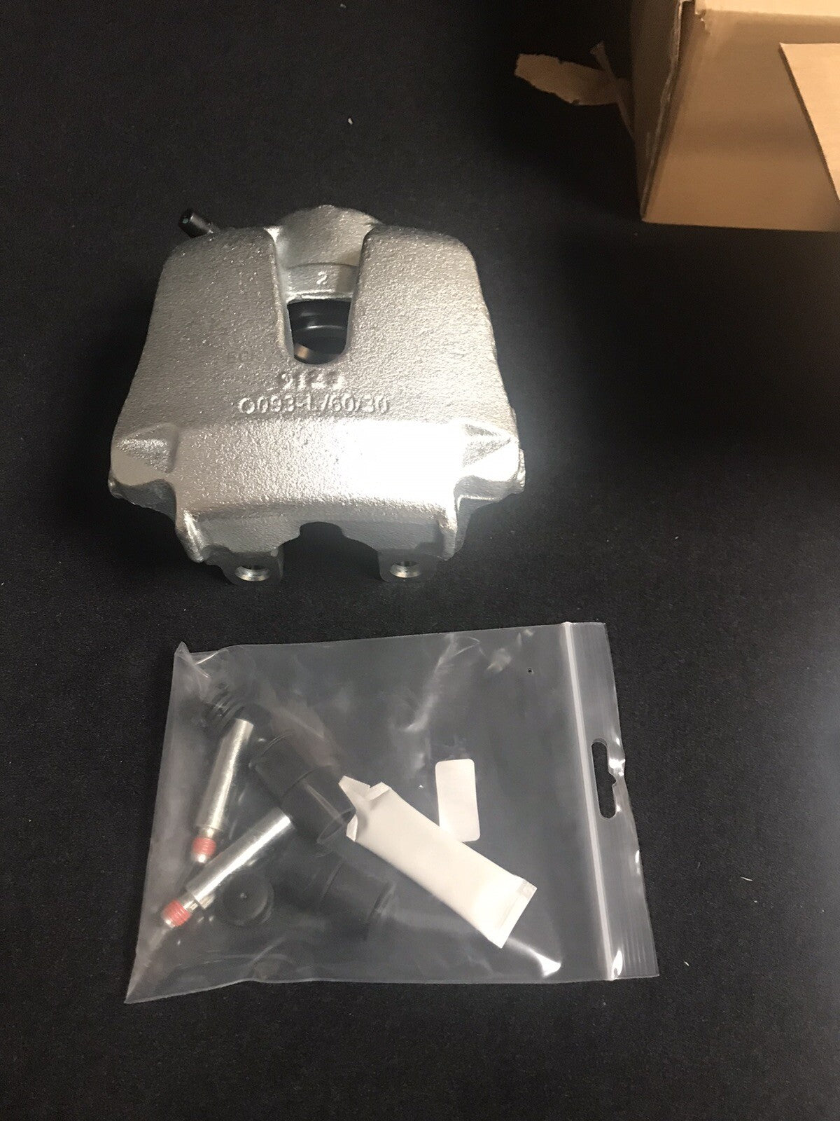 FRONT BRAKE CALIPER RH OS SLIDER PINS BMW X5 E70 F15 XDRIVE SDRIVE25D 348MM DISC