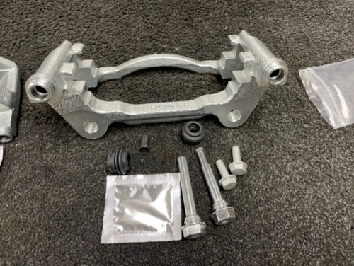 2 FRONT BRAKE CALIPER BRACKET CARRIER AUDI A3 8V 1.0 1.2 1.4 1.5 TDI 312MM DISC
