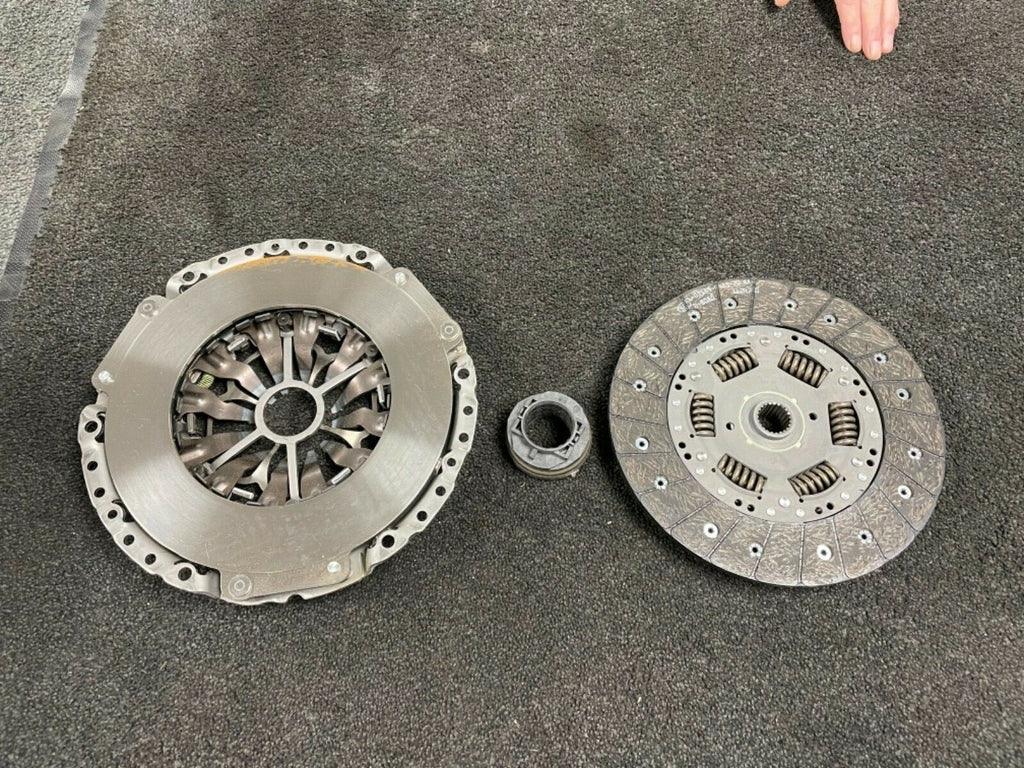 AUDI A4 A6 VW PASSAT 1.9TDI AVF AWX 130BHP CLUTCH KIT 