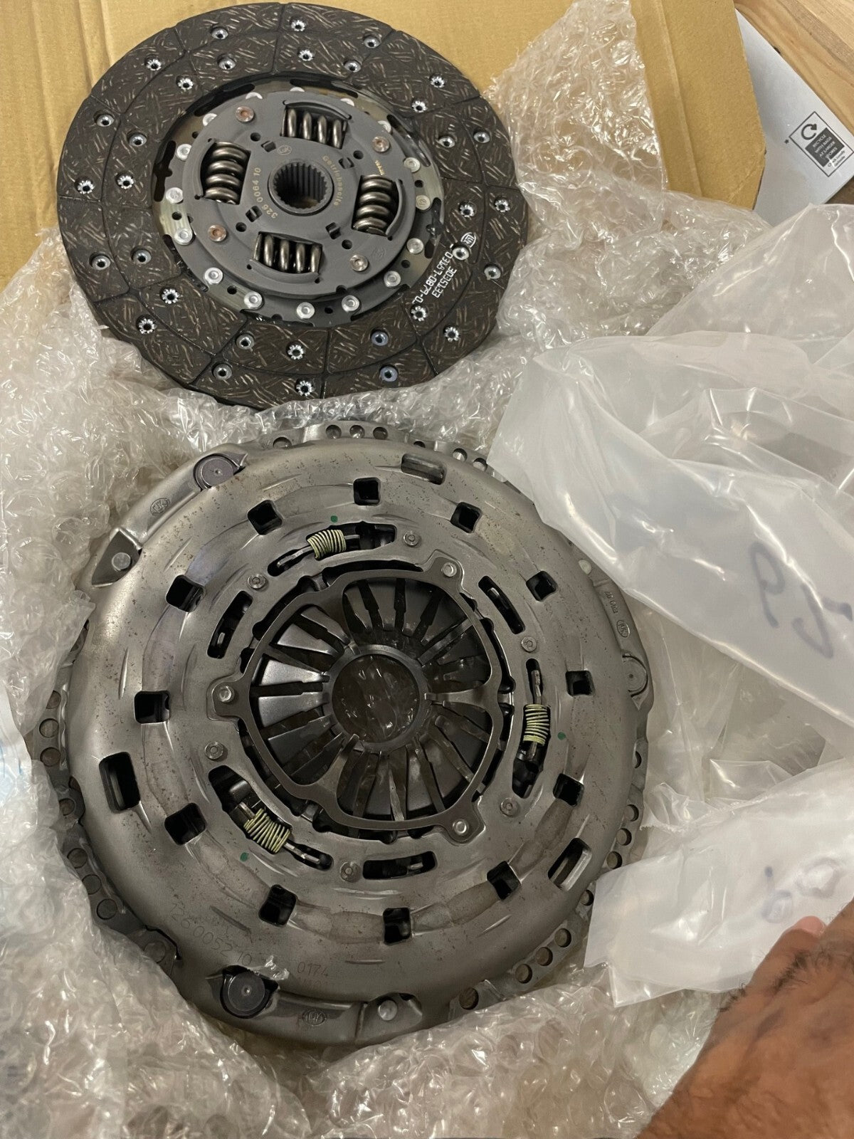 LUK 2PCE CLUTCH KIT  JAGUAR S-TYPE 2.7D DISCOVERY 3 4 TDV6 4.0 4.6 REDUCED