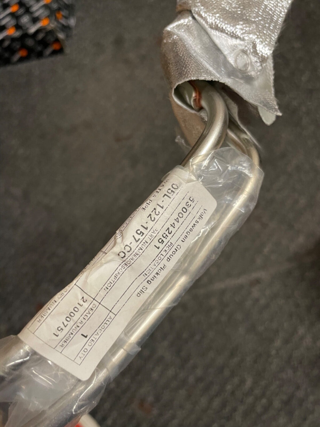 AUDI A4 A5 A6 A7 Q5 COOLANT PIPE WITH HOSE FEED RETURN 05L122157CC GENUINE NEW