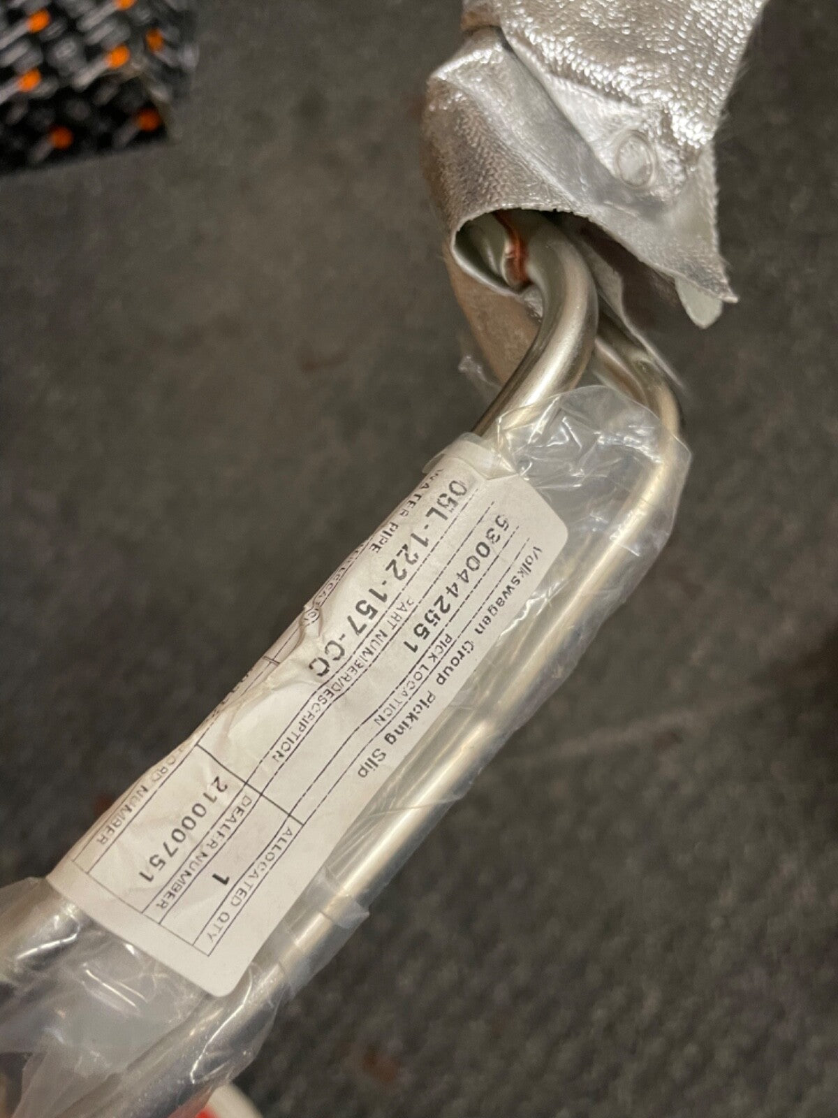 AUDI A4 A5 A6 A7 Q5 COOLANT PIPE WITH HOSE FEED RETURN 05L122157CC GENUINE NEW