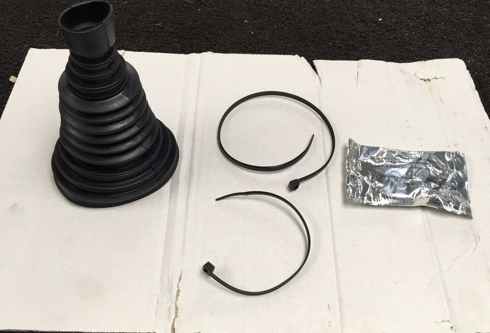 UNIVERSAL OUTER CV BOOT KIT WITH GREASE AND CLIPS  BRAND NEW BOOT 