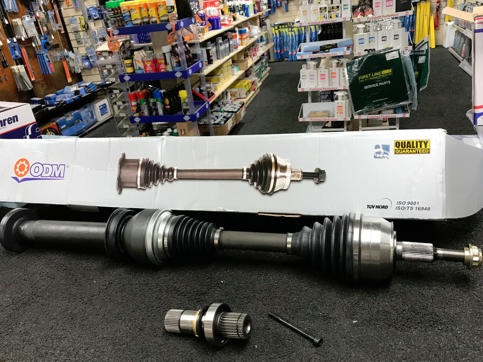 VW TRANSPORTER T5 2.5TDi DRIVESHAFT SHAFT STUB AXLE JOINT RH SIDE COMPLETE