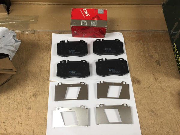 FOR MERCEDES SLK55  CLK63 CLK55 CLK500 CLK350 DISC BRAKE PADS  FRONT 