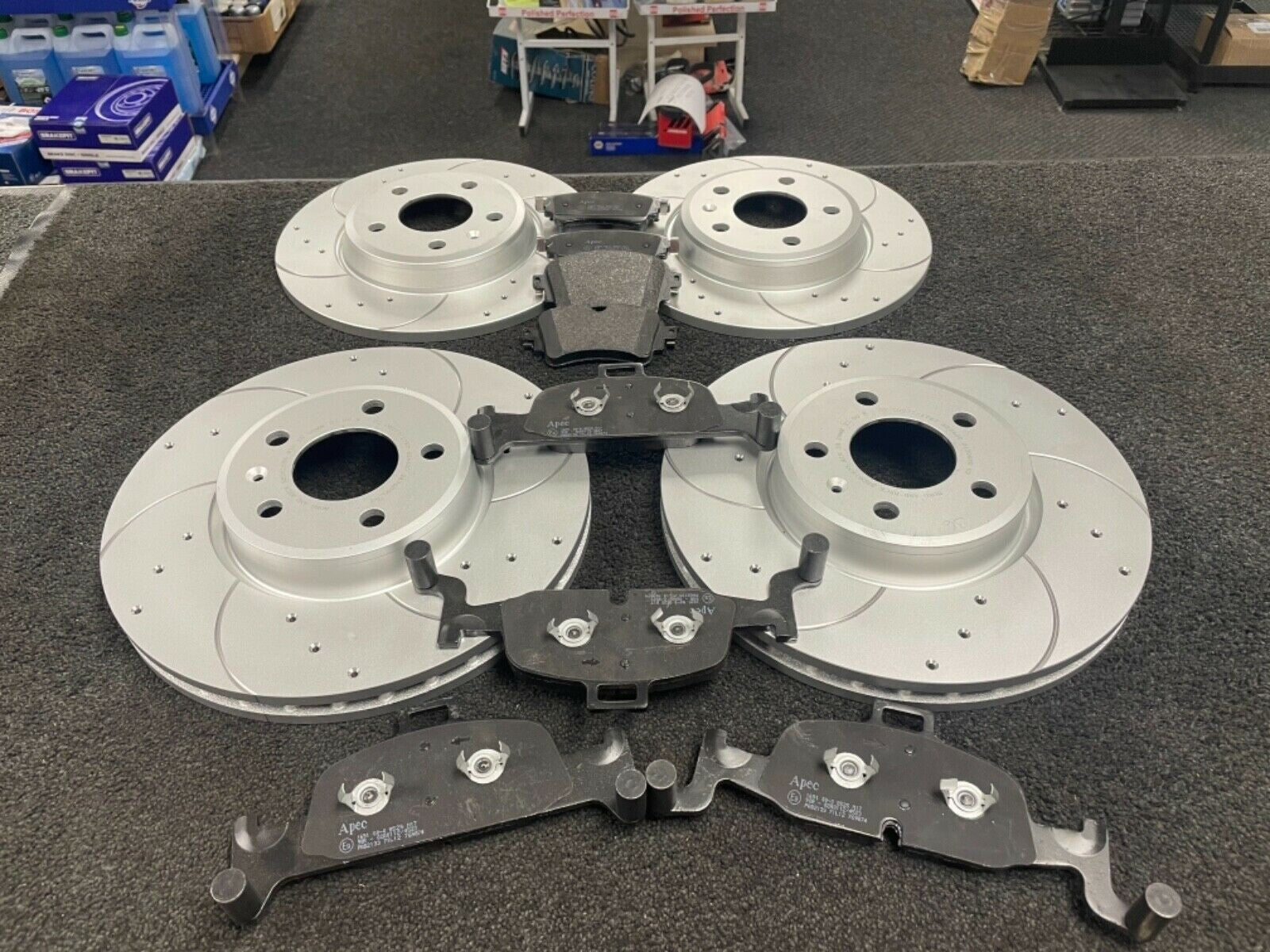 AUDI A5 Q5 QUATTRO B9 DRILLED GROOVED BRAKE DISCS PADS 338+330MM F+R