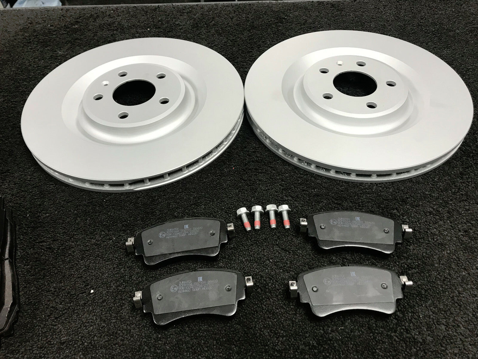 FOR AUDI  A7 Q7 S7 4MB 2 REAR VENTED BRAKE DISC BRAKE PADS LEFT RIGHT PAIR 350MM