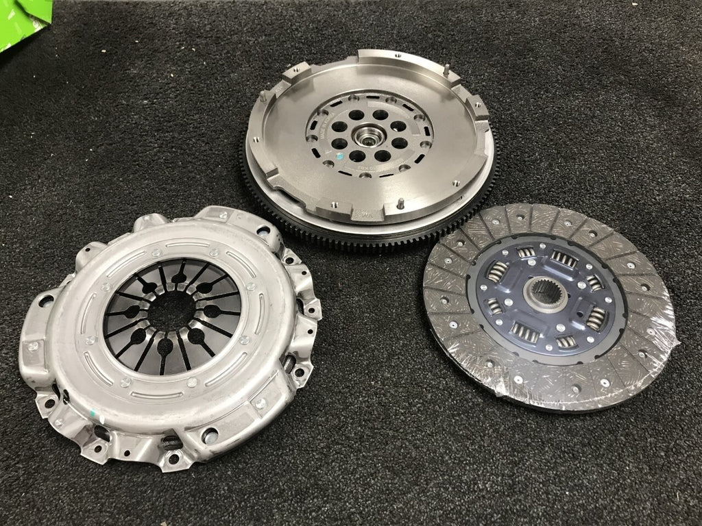 CLUTCH KIT DUAL MASS FLYWHEEL FOR MERCEDE SPRINTER 408CDi 411CDi 413CDi 2000-06 