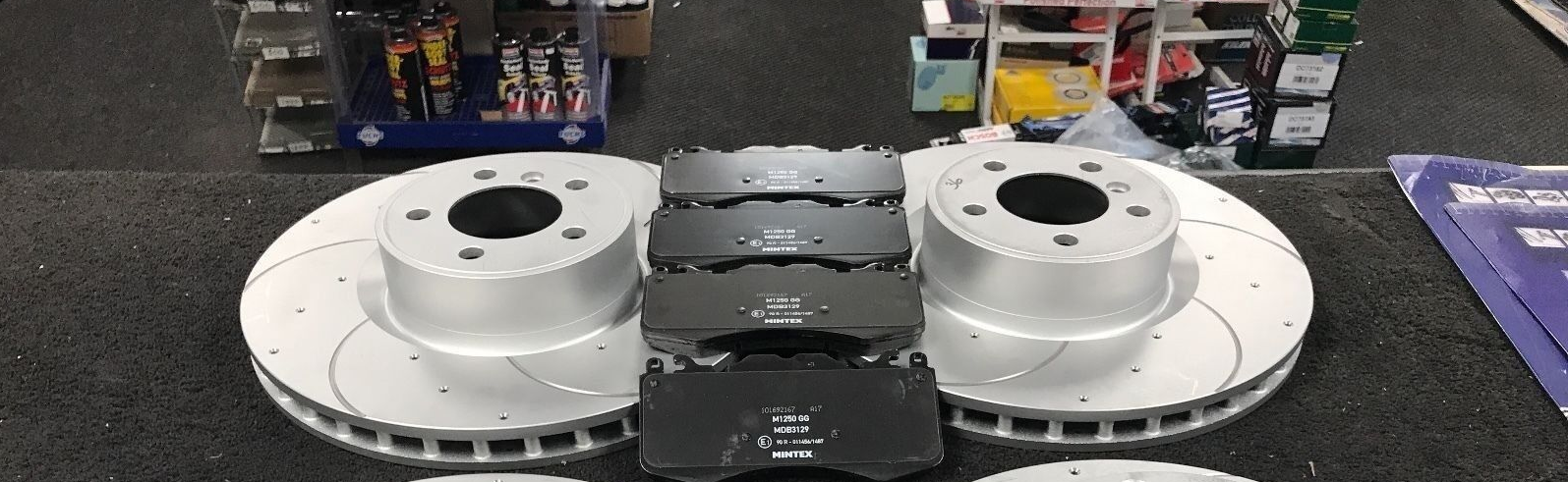 FOR RANGE ROVER VOGUE TDV8 VOGUE (MK3 FL (L322) FRONT DRILLED GROOVED DISCS PADS