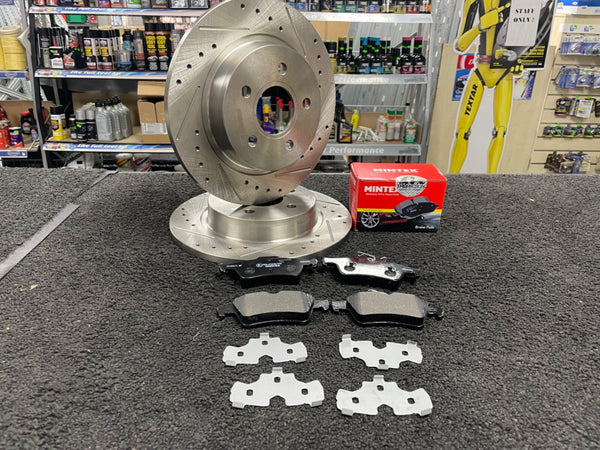 FIT FOR FORD FOCUS VOLVO C30 S40 V50  REAR DRILLED GROOVED BRAKE DISCS WITH PADS