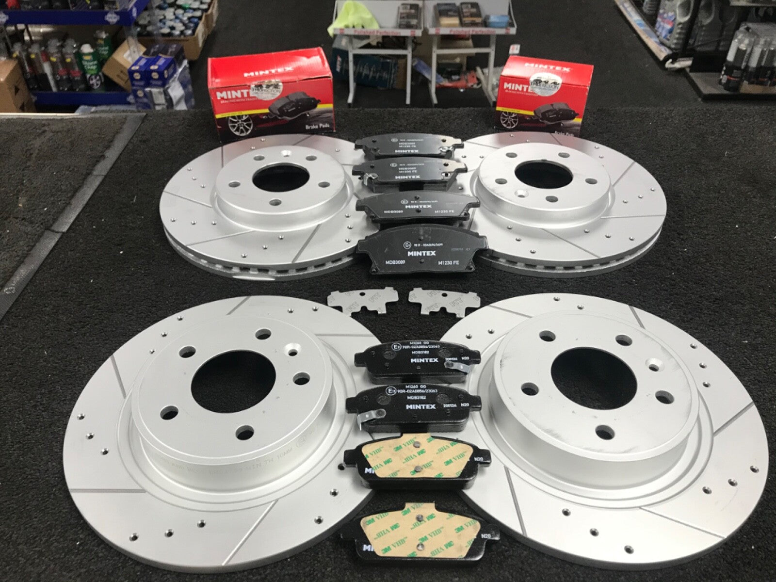 ZAFIRA TOURER SRI CDTI MK3CROSS DRILLED GROOVED BRAKE DISC BRAKE PAD FRONT REAR