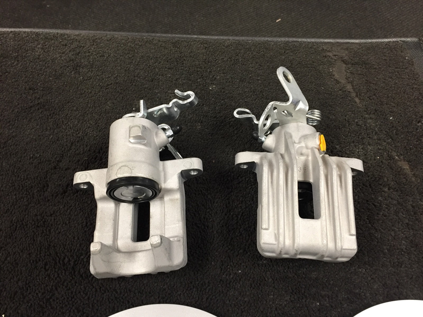 AUDI A3 8P1 FSi TFSi TDi 140 170 2004-2010 2 REAR BRAKE CALIPER REAR PAIR