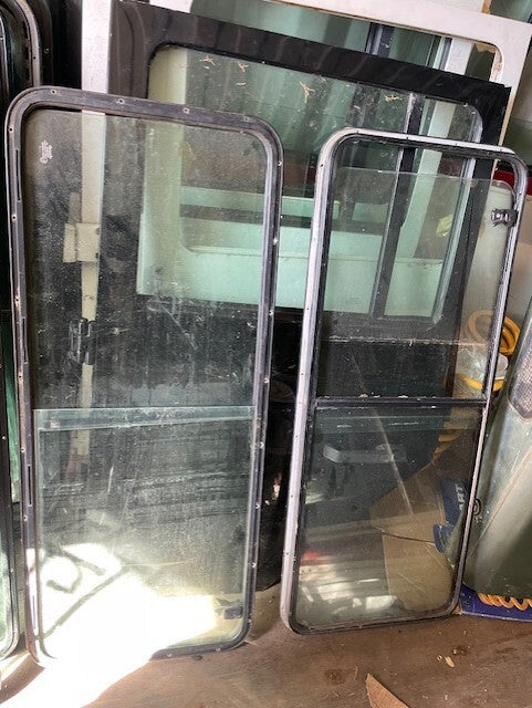 DEFENDER 90 110 TDI EARLY TD5 SIDE PANEL SLIDING GLASS FRAME GENUINE