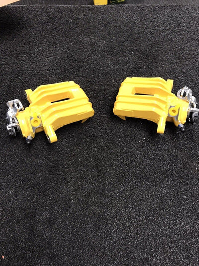 2 REAR BRAKE CALIPER YELLOW VW GOLF MK4 1.4 1.6 1.9TD 1.8 1997-2004 SOLID DISC