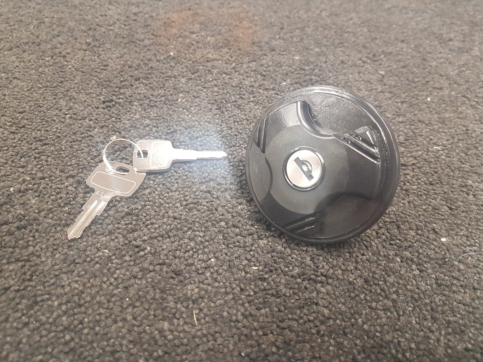 FOR FORD TRANSIT 2.0 2.2 2.4 FOCUS MK1 2.0 FUEL FILLER CAP WITH LOCK AND KEYS