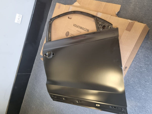 BRAND NEW DOOR AUDI Q3 RSQ3 2012-18 RH DRIVER SIDE FRONT DOOR 8U0831052C GENUINE