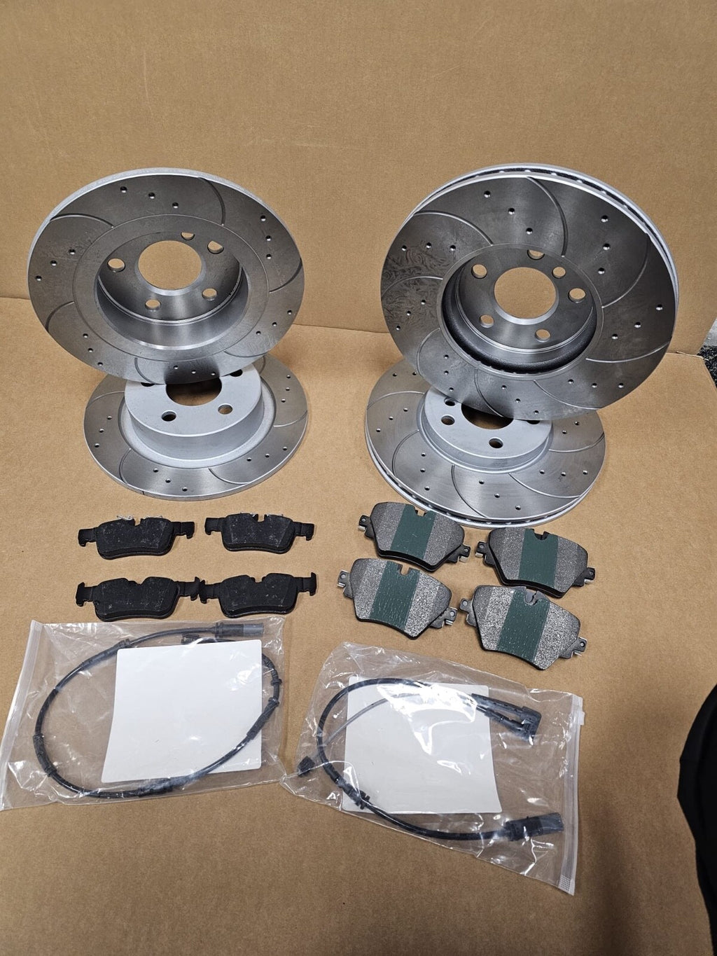 FOR BMW 218D 218I F46 F44  FRONT REAR BRAKE DISCS DRILLED GROOVED BRAKE PADS