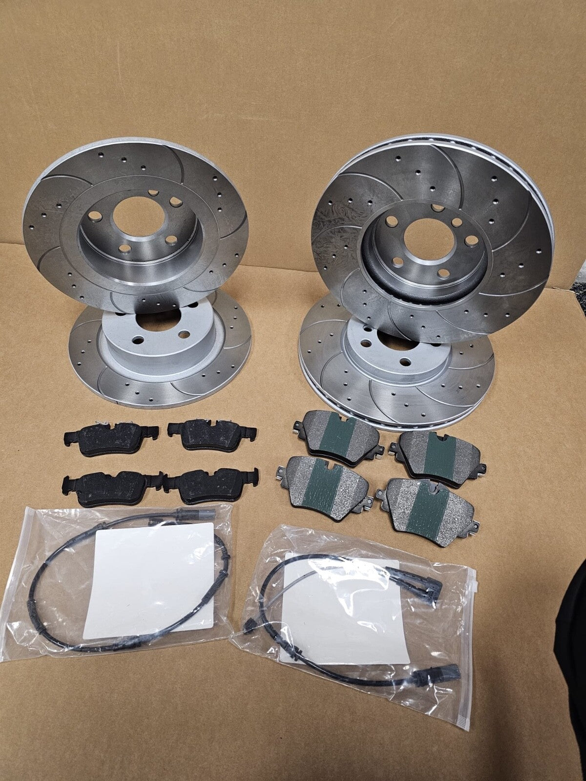 FOR BMW 218D 218I F46 F44  FRONT REAR BRAKE DISCS DRILLED GROOVED BRAKE PADS