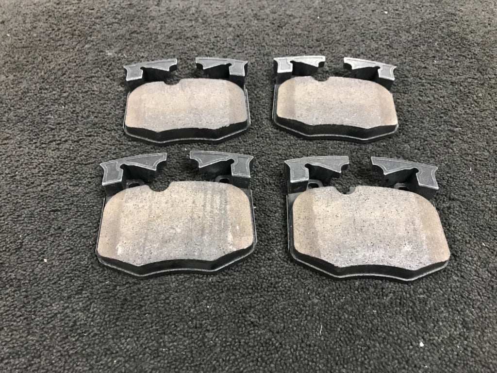 FOR BMW 520 530 540 G30 640 G32 740 G11 G12 FRONT BRAKE PADS 