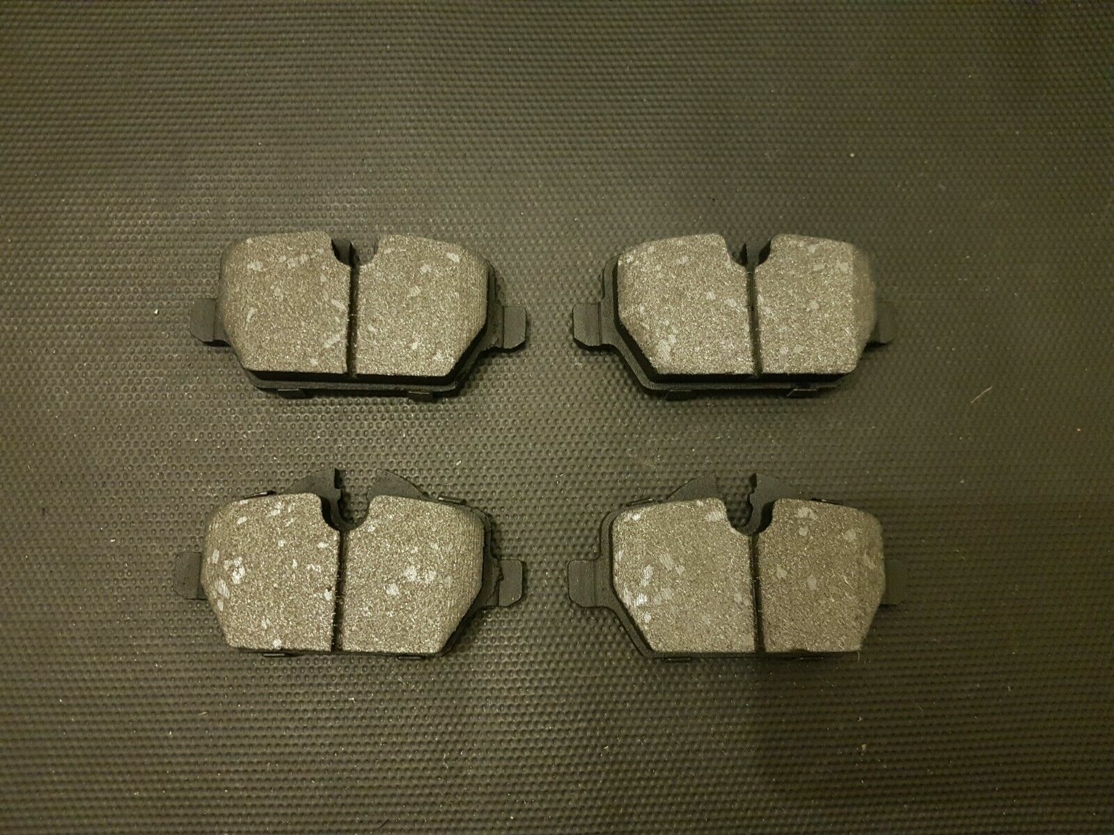 FOR BMW E90 316 318 320 E92 316i E81 116 120 E87 118i OE QUALITY REAR BRAKE PADS