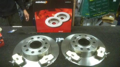 VW GOLF MK5 2.0TDI 4motion REAR MINTEX BRAKE DISC BRAKE PADS REAR SET