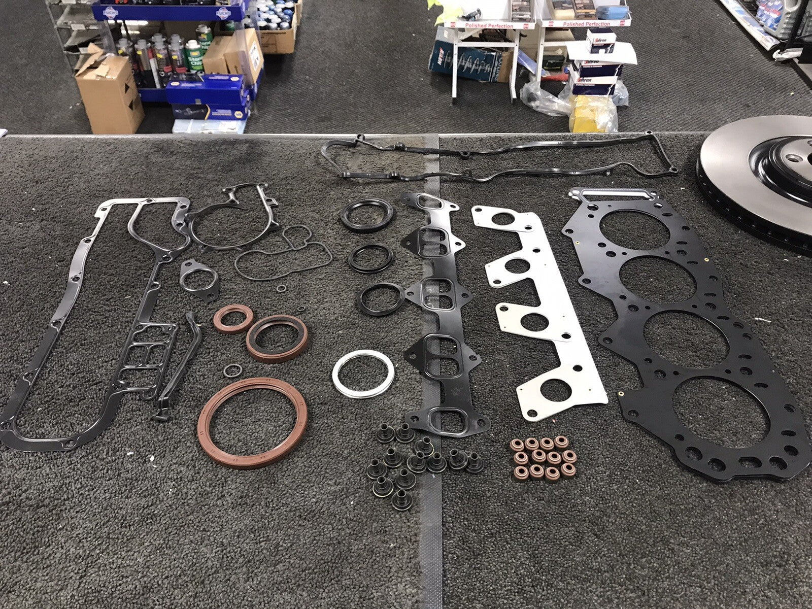 MAZDA BONGO FORD RANGER 2.5TD WL /WLT 12V HEAD OIL COOLER GASKET SET  HEAD BOLTS