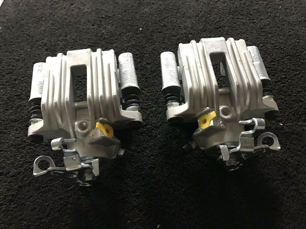 2 REAR BRAKE CALIPER BRACKET COMPLETE GOLF MK4 BORA AUDI TT AUDI A3 SOLID DISC